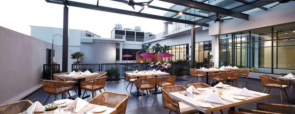 Hilton Garden Inn Puchong Restoran fotoğraf